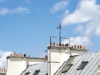 Mansarda de pe blocurile vechi, cea mai ieftina locuinta de pe piata
