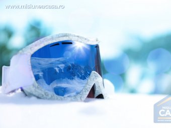 ochelari de ski pe partie