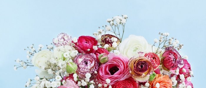 Aranjamente florale sezoniere: Ce flori alegi primavara aceasta