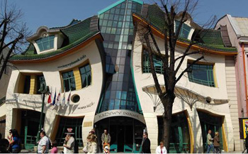 Crooked House 
