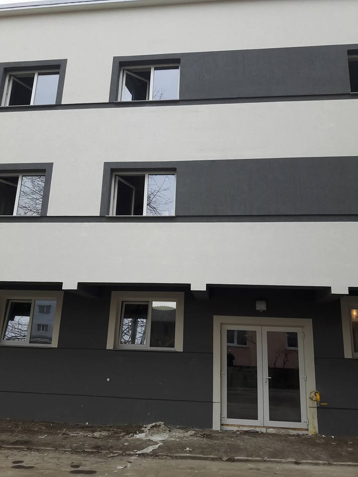 Fatada cu probleme: de ce apar mici umflaturi, desi materialele sunt de calitate