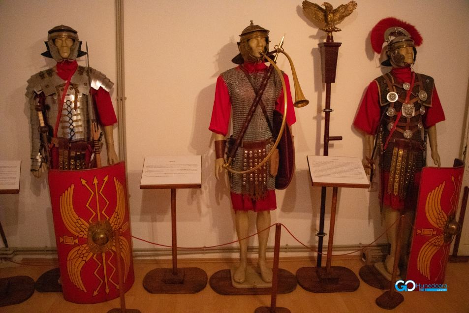 imagini din muzeul de istorie al Sarmizegetusei