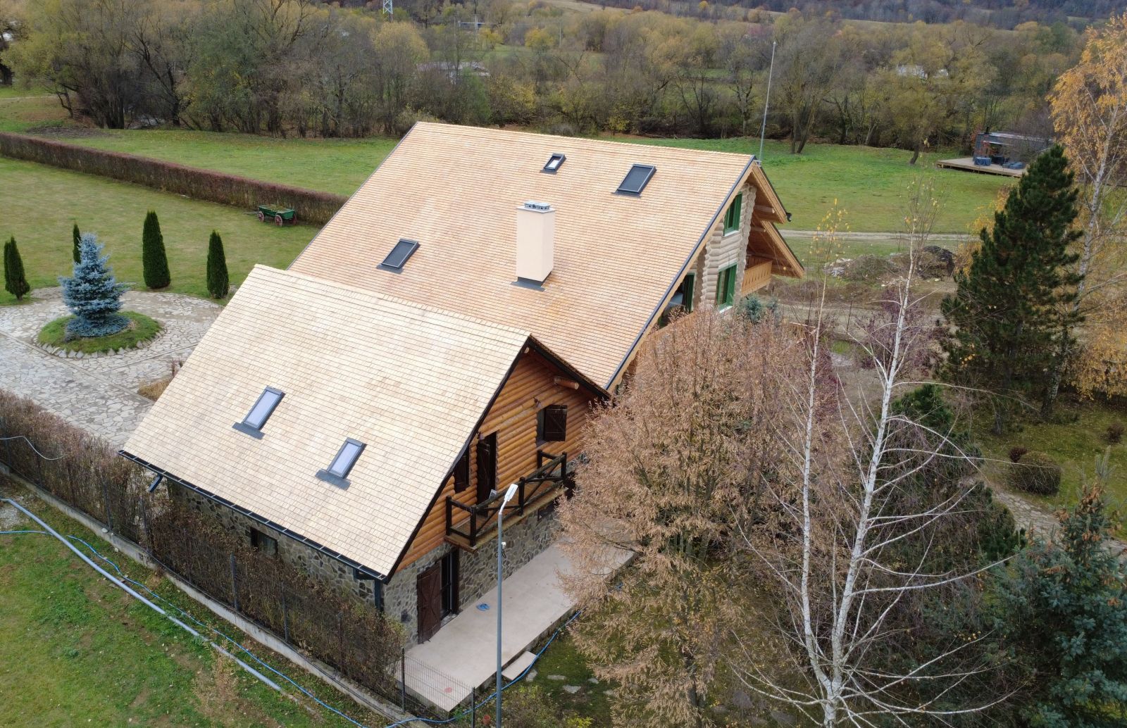 Model casa acoperis sindrila lemn Georoof