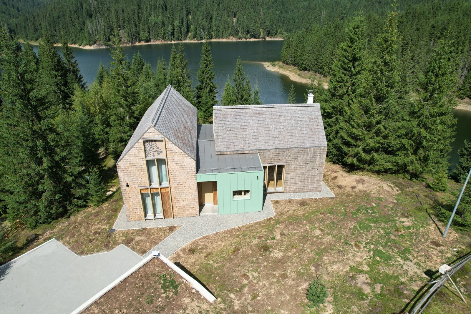 Model casa acoperis sindrila lemn premium Georoof