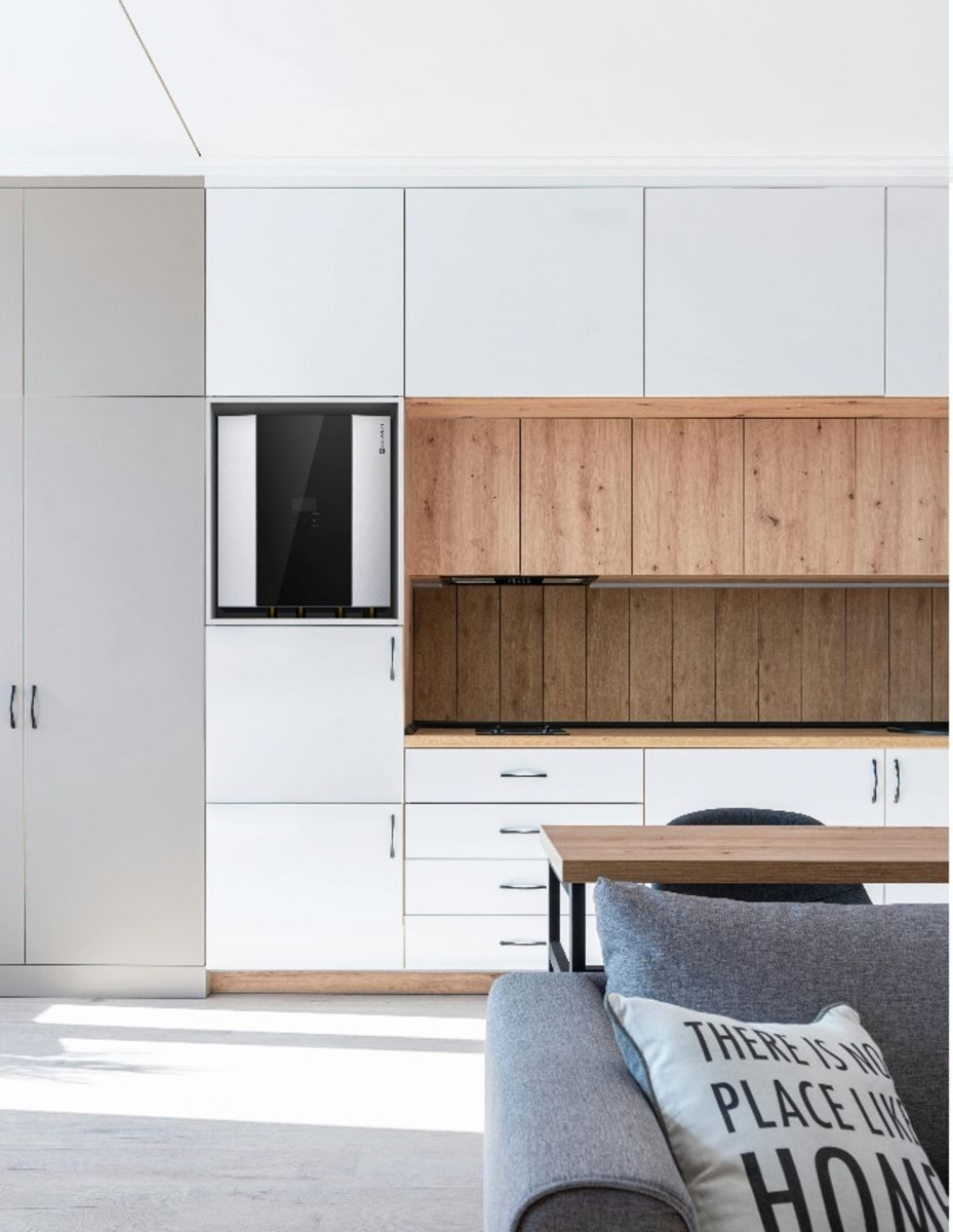 Exemplu de integrare a unui modul interior Clivet în amenajarea locuinței. Imagine de gamă furnizată de Clivet; soluția de mobilier trebuie să respecte accesul pentru service și cerințele de montaj.