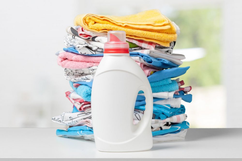 Produse de curățenie și detergent pentru spălarea și îngrijirea textilelor din casă