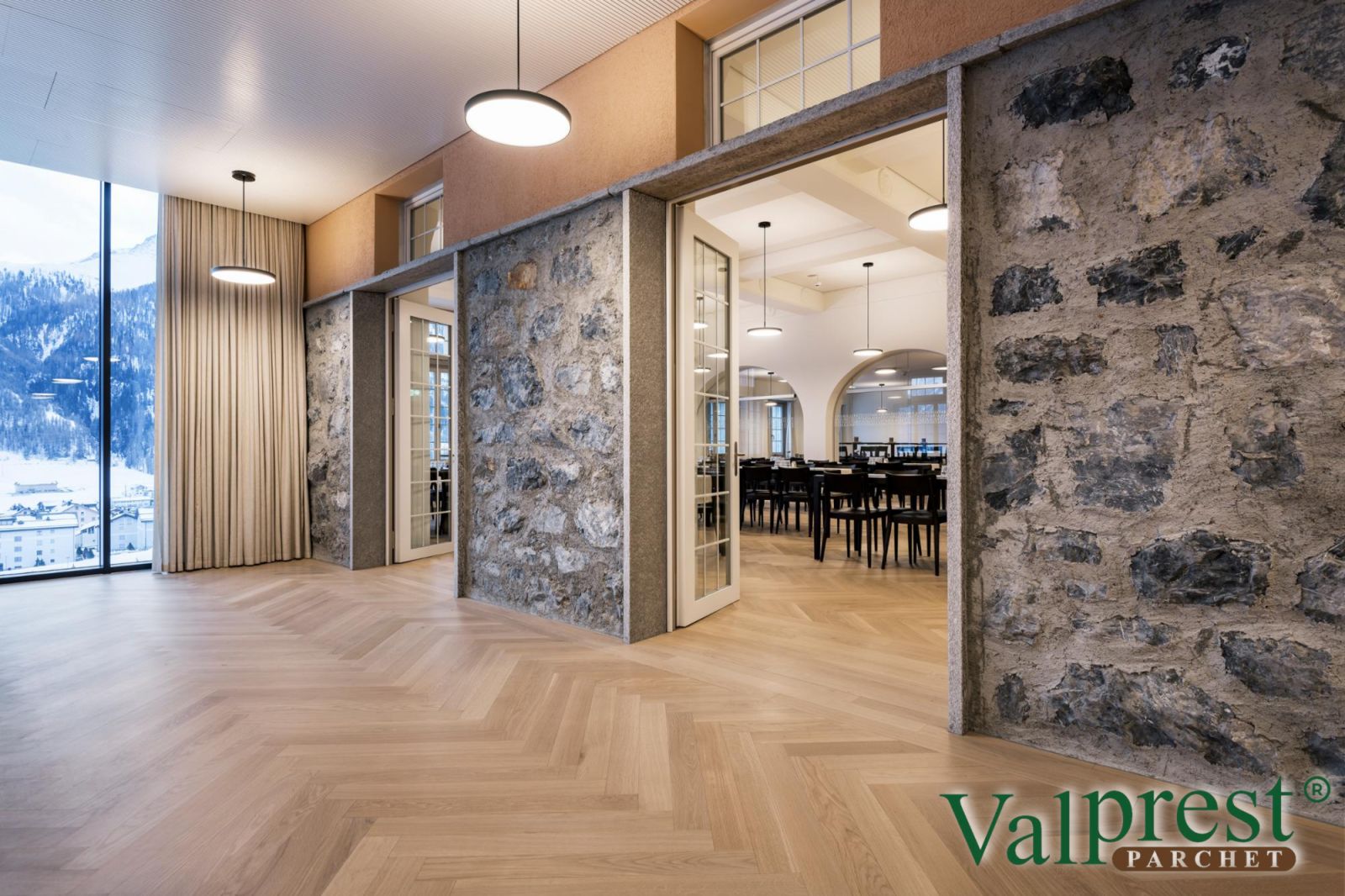 Showroom Valprest Parchet – colecții premium din lemn natural pentru locuințe rafinate
